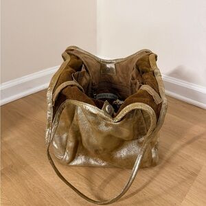 Rough and Tumble Metallic Gold Bucket torte